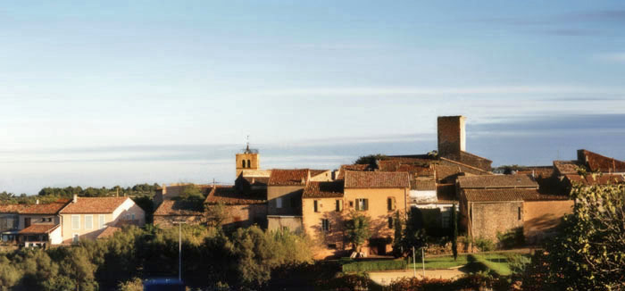 Villespassans, gezien vanaf het terras van de villa.